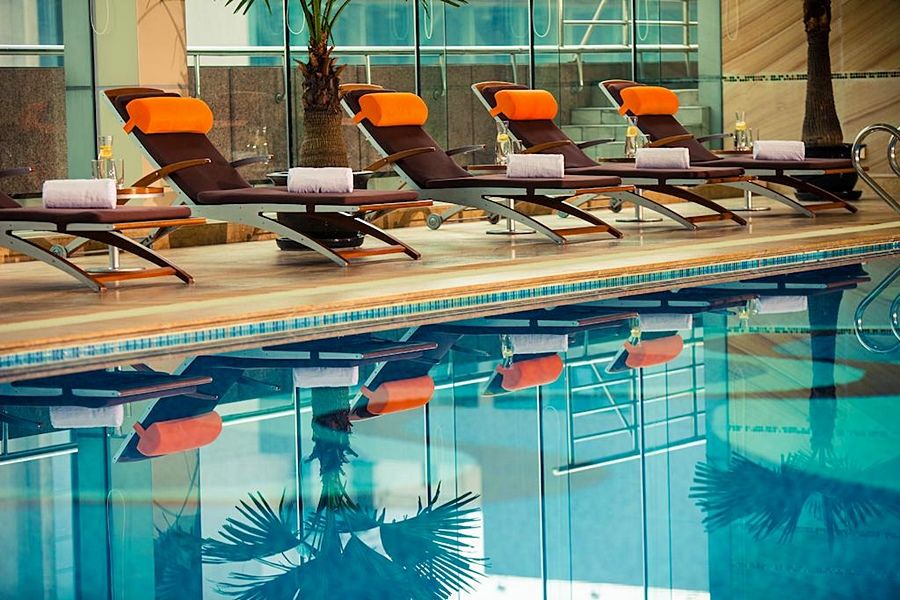Renaissance Shanghai Yu Garden Hotel On The Bund Exterior foto The pool at the Mandarin Oriental, Munich